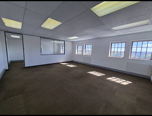 149M² OFFICE TO LET IN PARKMORE